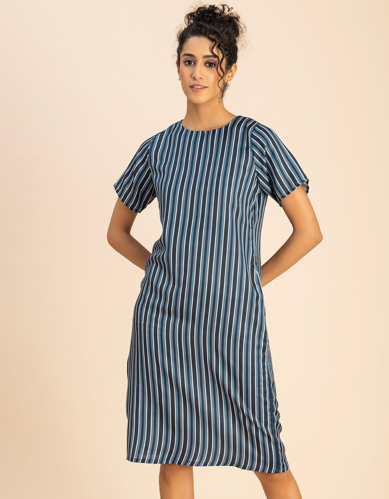 Short Sleeve Round Neck Printed Dress