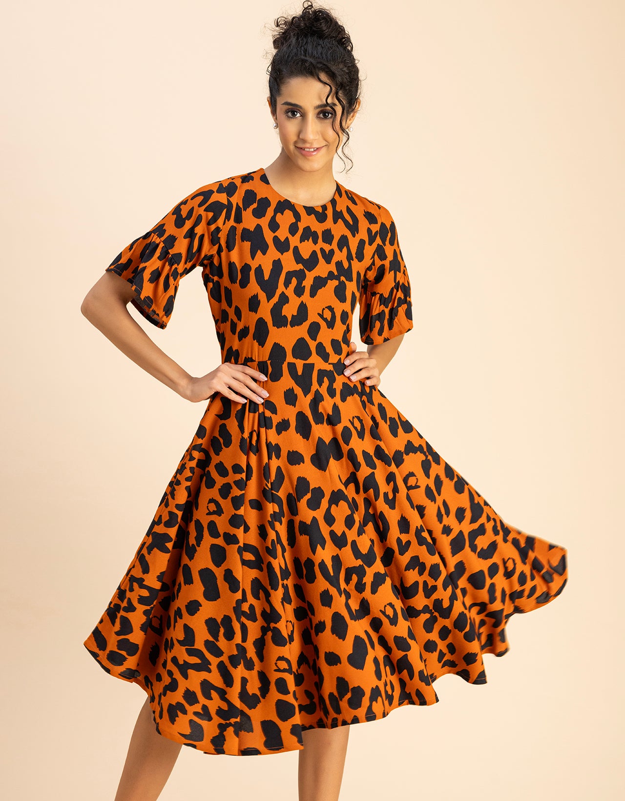 Printed Rayon Short Sleeve Fit & Flare Dress XS Printed Rayon Short Sleeve Fit & Flare Dress XS