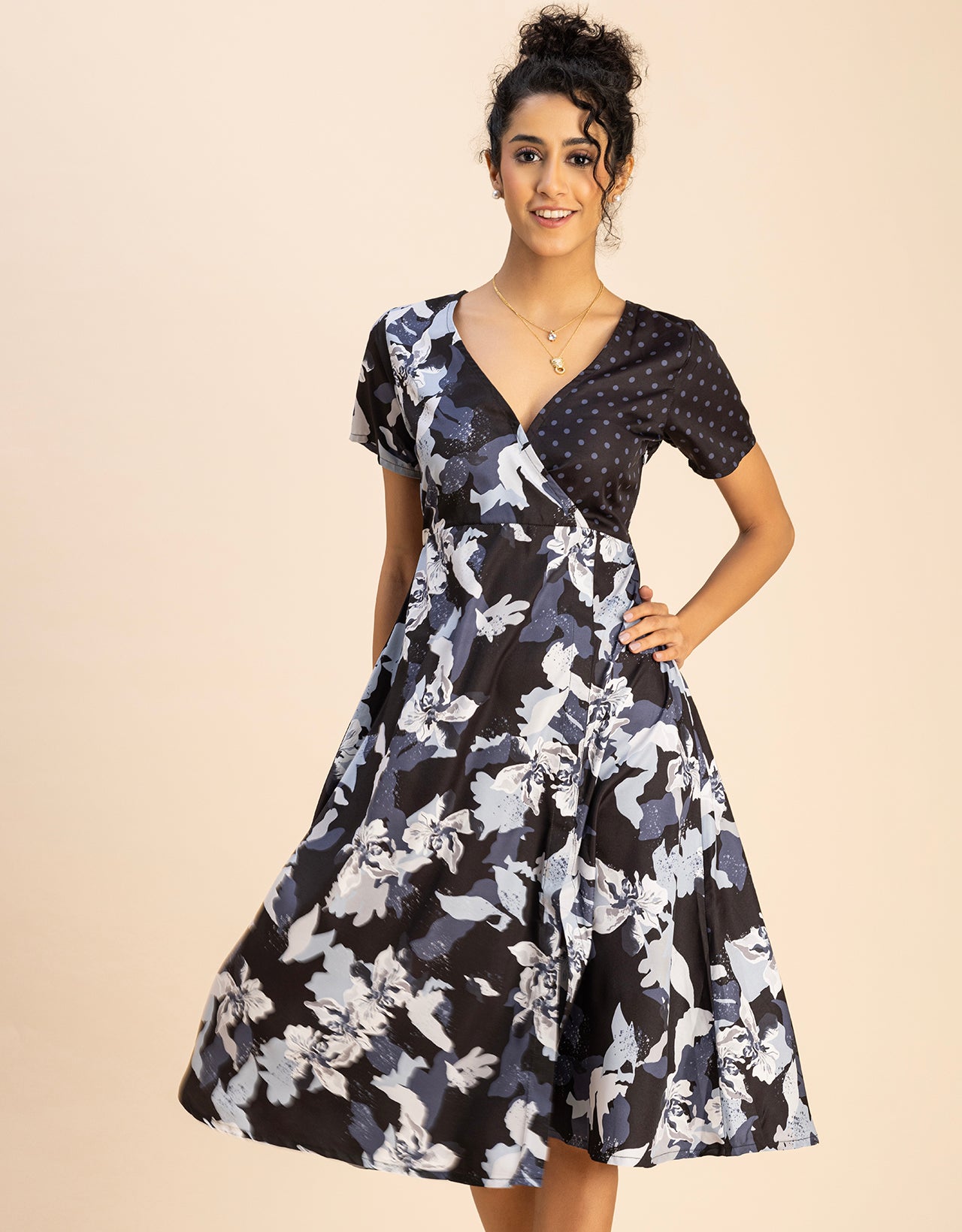 Short Sleeve V Neck A-Line Printed Dress