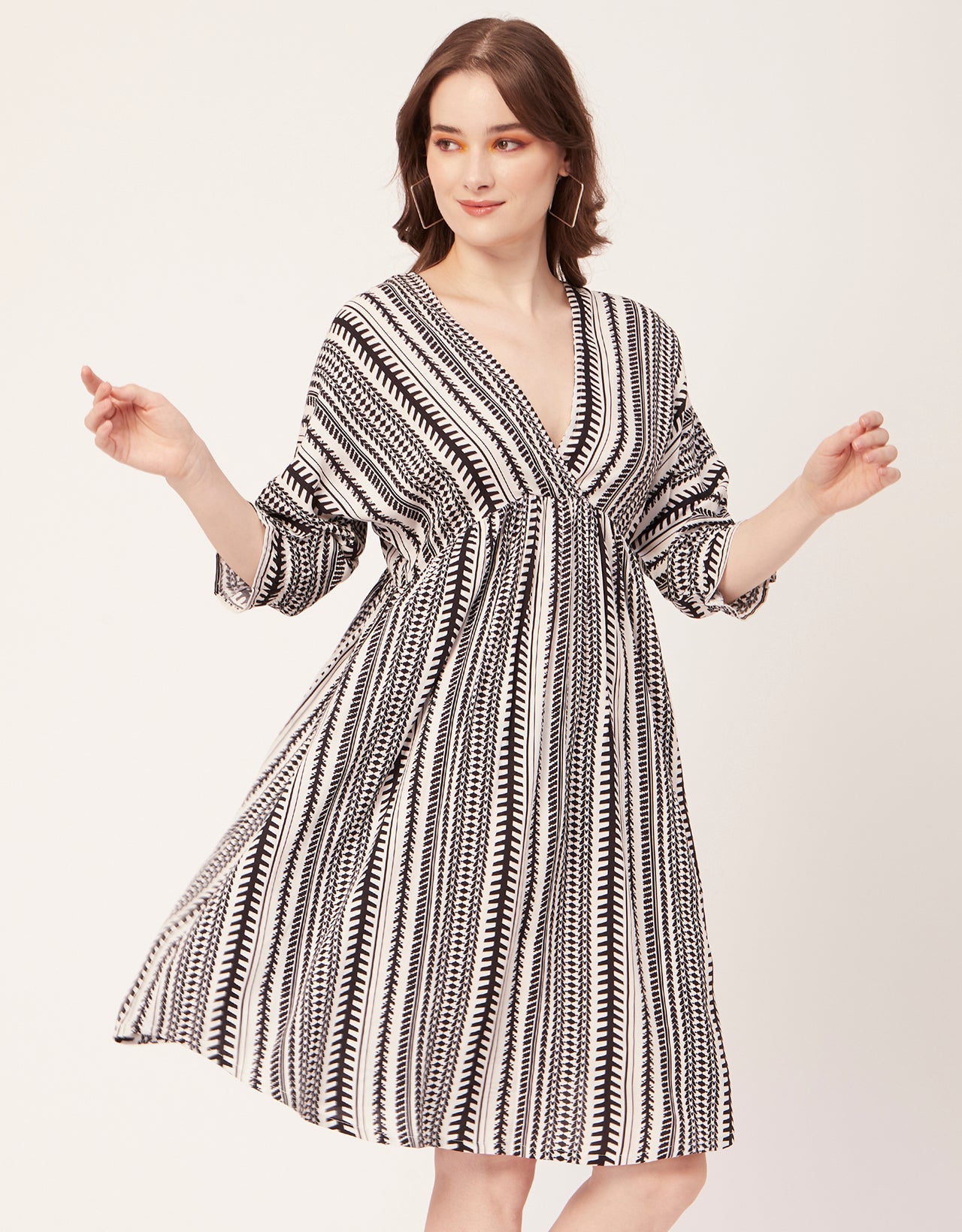 Quarter Sleeves Short Dress