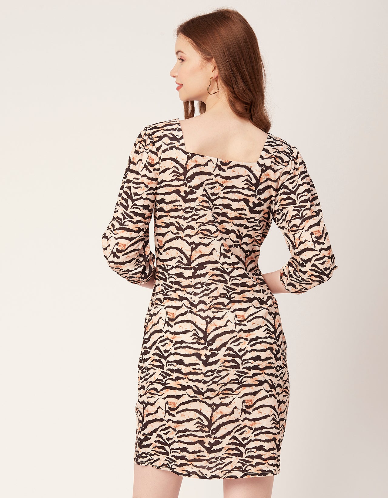 Short Button-Up Square Neck